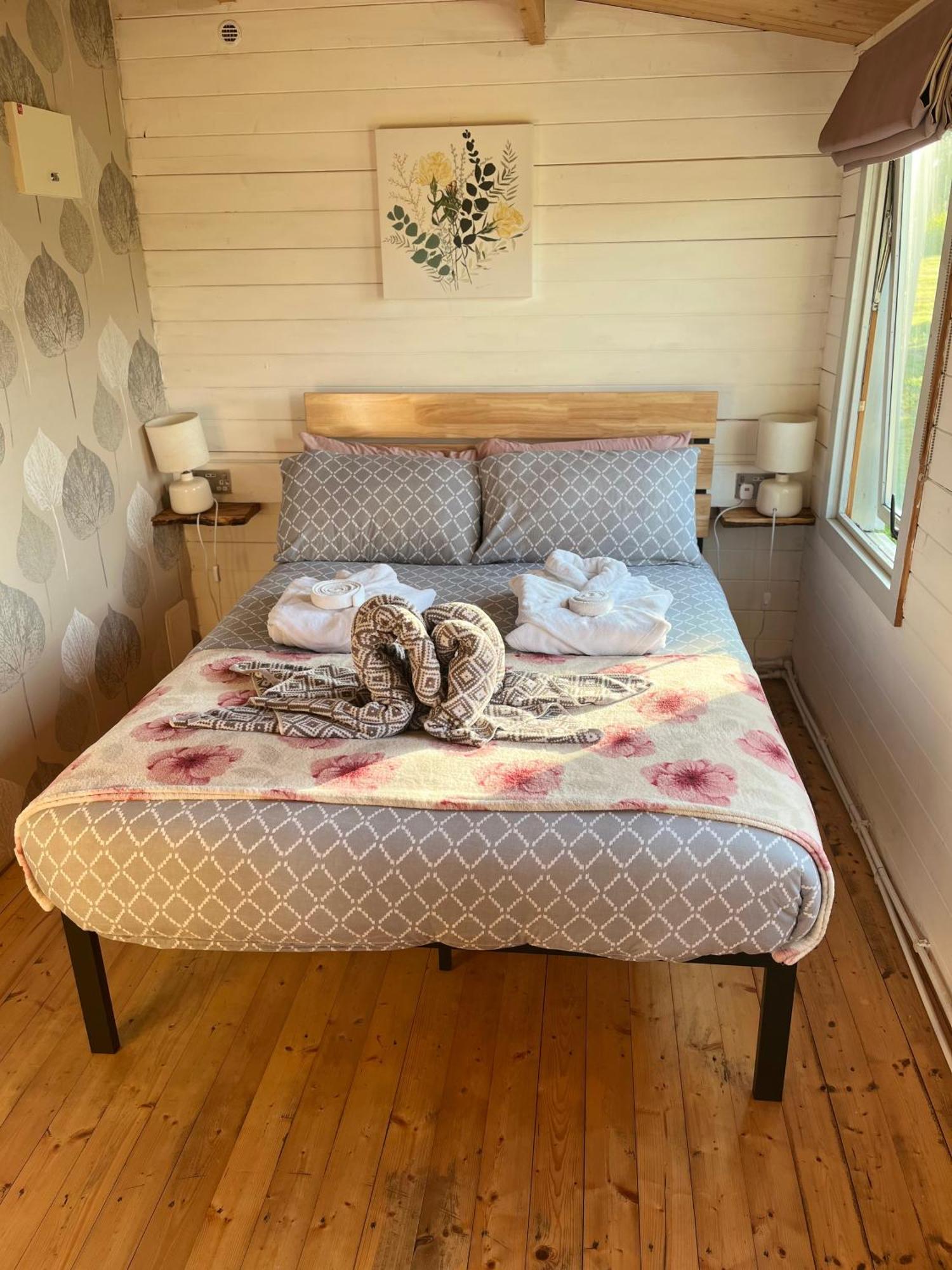 ביוד Ivy Rose Cabin No Hot Tub מראה חיצוני תמונה